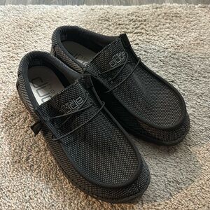 black wally sox hey dudes size 9